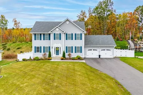 187 Brookview Dr, Hooksett, NH 03106