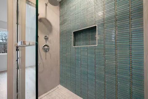 Bath - 136 Salem St # -2, Reading, MA 01867 photo 10 of 10