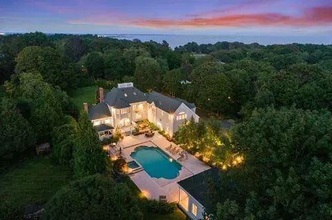 10 W Rockland Farm, Dartmouth, MA 02748