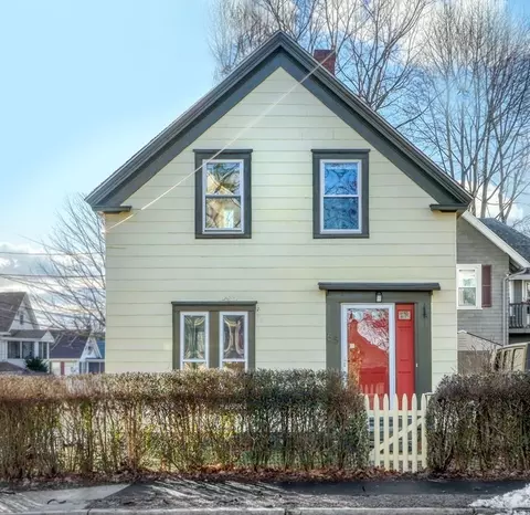 55 Pleasant St, Wakefield, MA 01880