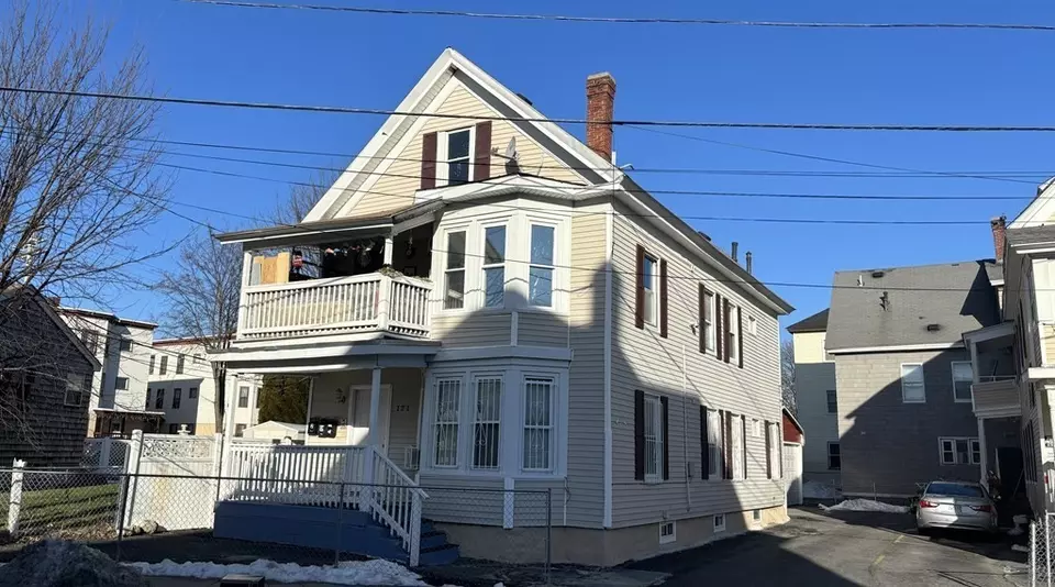 119121 Arlington St, Lawrence, MA 01841 6 Photos Movoto