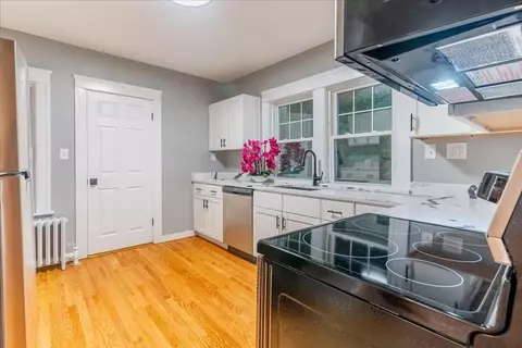 88 Eureka St, Worcester, MA 01603 photo 3