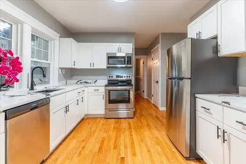 88 Eureka St, Worcester, MA 01603