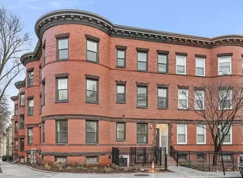 65 Pleasant St #2, Brookline, MA 02446