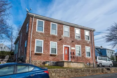 4949 R Siren St, Winthrop, MA 02152
