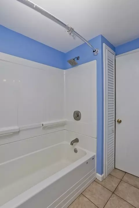 33 Campechi St, Springfield, MA 01104 photo 19