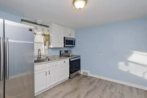 33 Campechi St, Springfield, MA 01104 photo 13