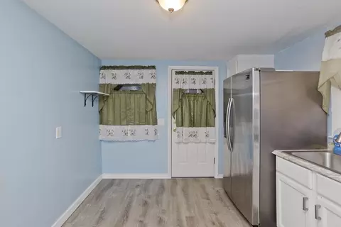 33 Campechi St, Springfield, MA 01104 photo 12