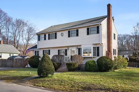 3 Emerson St, Weymouth, MA 02189