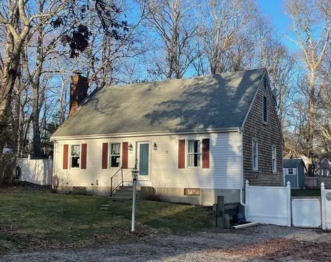 40 Briar Patch Ln, Mashpee, MA 02649 photo 1