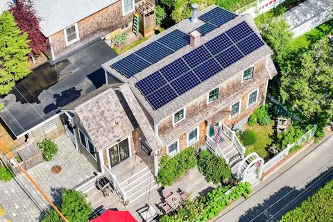 7 Conway St, Provincetown, MA 02657