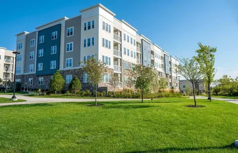 4 Stratton Dr #307, Woburn, MA 01801