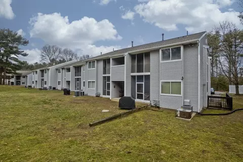 507 Park Pl #507, Raynham, MA 02767