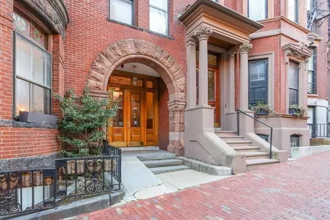 36 Hancock St #1B, Boston, MA 02114