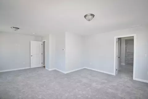 82 Crystal Brook Dr, Springfield, MA 01118 photo 31