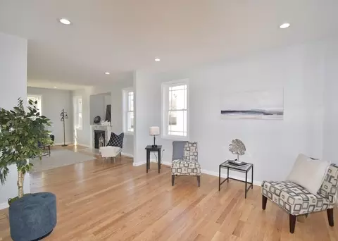 82 Crystal Brook Dr, Springfield, MA 01118 photo 3