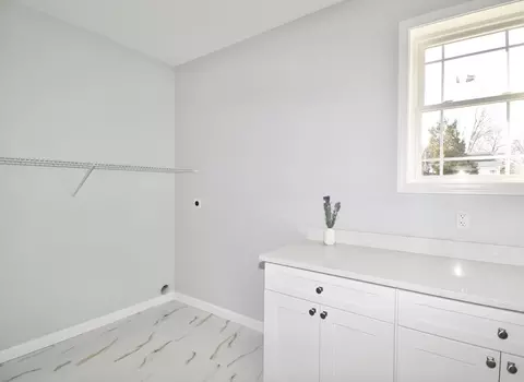 82 Crystal Brook Dr, Springfield, MA 01118 photo 32