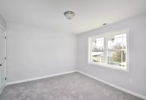 82 Crystal Brook Dr, Springfield, MA 01118 photo 21