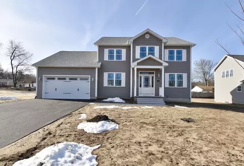 82 Crystal Brook Dr, Springfield, MA 01118