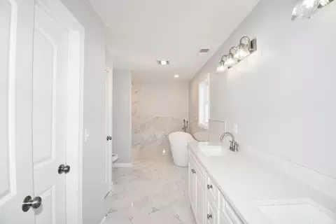 82 Crystal Brook Dr, Springfield, MA 01118 photo 24