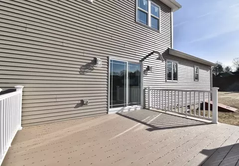 82 Crystal Brook Dr, Springfield, MA 01118 photo 38