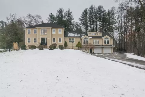 311 Captain Nathaniel Dr, Hanson, MA 02341