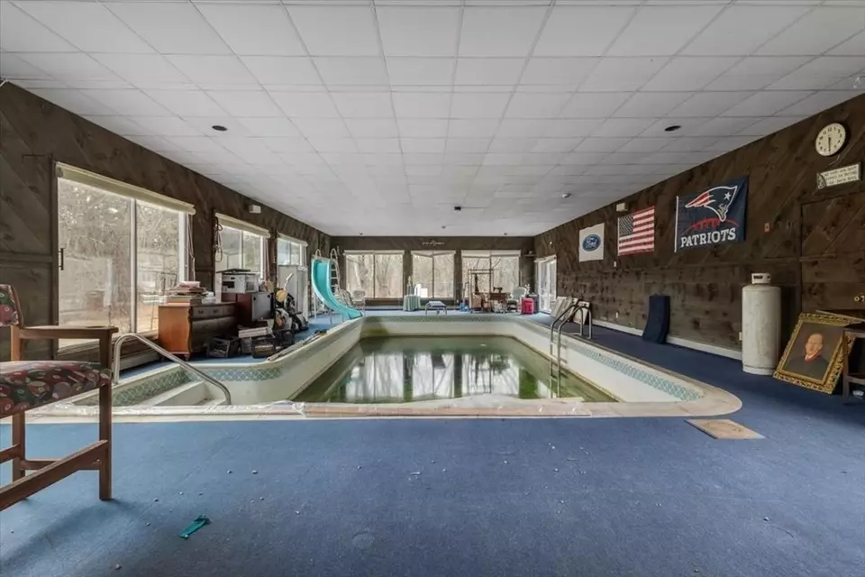 9 N Walker St, Taunton, MA 02780 26 Photos Movoto