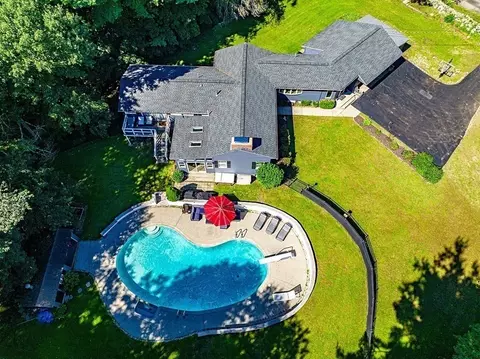 69 Aberdeen, Weston, MA 02493