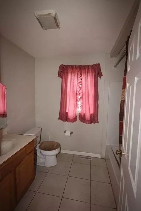 39 Martha St, Springfield, MA 01151 photo 12