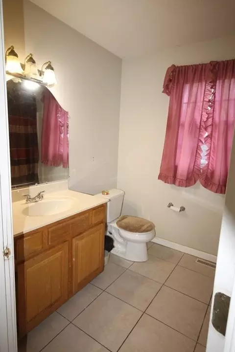 39 Martha St, Springfield, MA 01151 photo 13