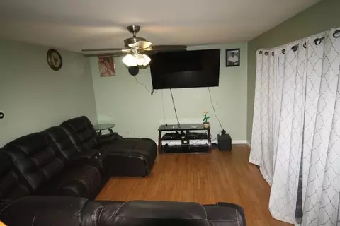 39 Martha St, Springfield, MA 01151 photo 4