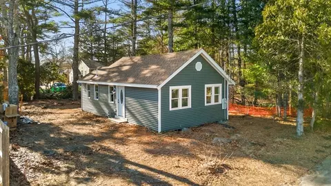 44 Algonquin St, Wareham, MA 02532
