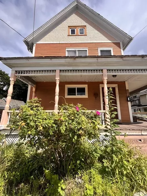 239 Bridge St, Northampton, MA 01060