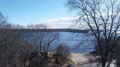 37 Central Ave, Lakeville, MA 02347