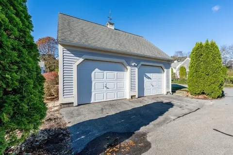 Exterior - 7 Red Cedar Rd #7, Mashpee, MA 02649 photo 4 of 8