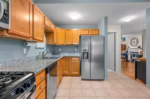 Kitchen - 7 Red Cedar Rd #7, Mashpee, MA 02649 photo 2 of 3
