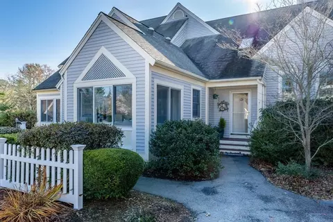 7 Red Cedar Rd #7, Mashpee, MA 02649