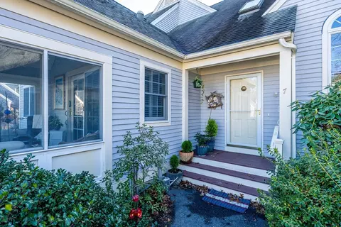 Exterior - 7 Red Cedar Rd #7, Mashpee, MA 02649 photo 3 of 8