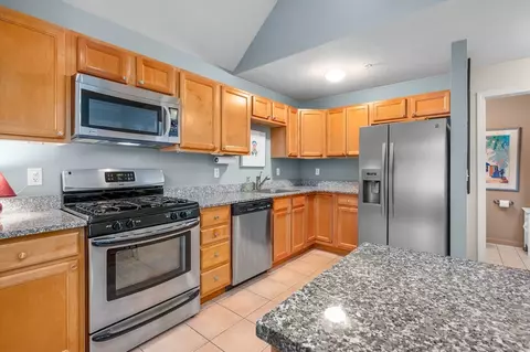 Kitchen - 7 Red Cedar Rd #7, Mashpee, MA 02649 photo 3 of 3