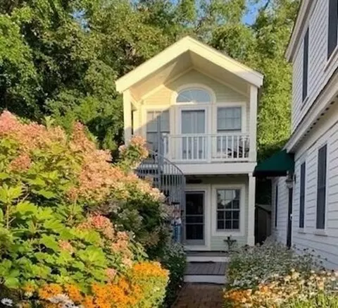 4 Atwood Ave UNIT 3, Provincetown, MA 02657