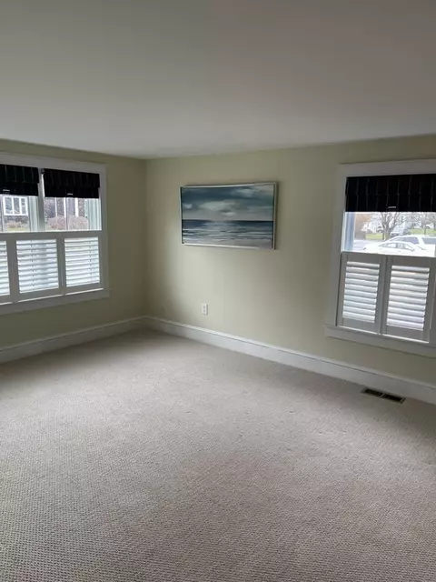 449 Freelove St, Fall River, MA 02720 photo 17