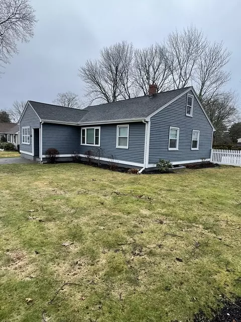 449 Freelove St, Fall River, MA 02720 photo 5
