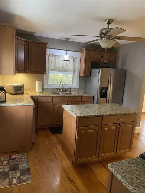 449 Freelove St, Fall River, MA 02720 photo 24