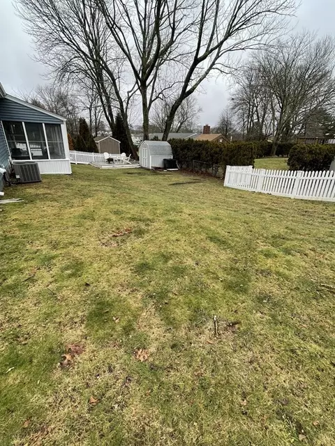 449 Freelove St, Fall River, MA 02720 photo 9