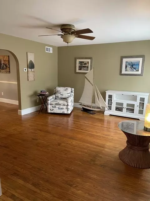 449 Freelove St, Fall River, MA 02720 photo 20