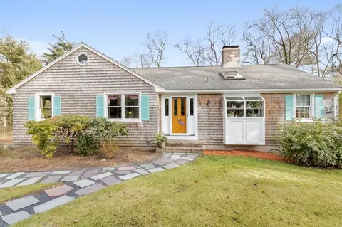 30 Pheasant Hill Dr, Scituate, MA 02066