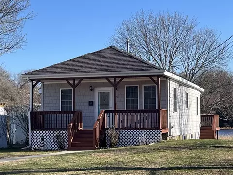 54 Mildred Ave, Swansea, MA 02777
