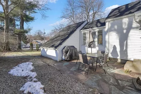 25 Mayflower Rd, Springfield, MA 01118 photo 28