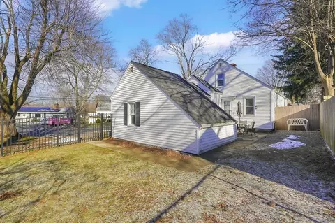 25 Mayflower Rd, Springfield, MA 01118 photo 29