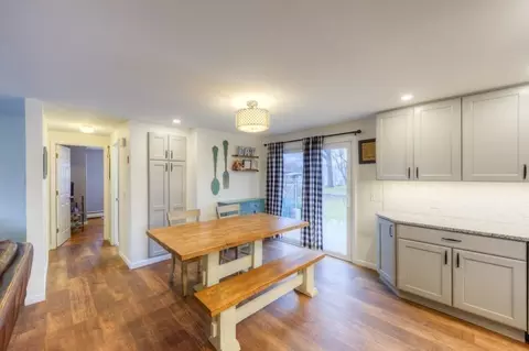 678 Pendleton Ave, Chicopee, MA 01020 photo 14